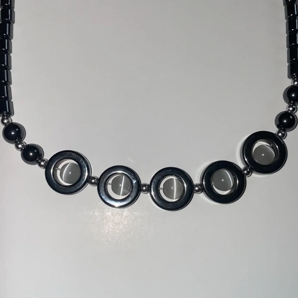Stone beaded‎ necklace